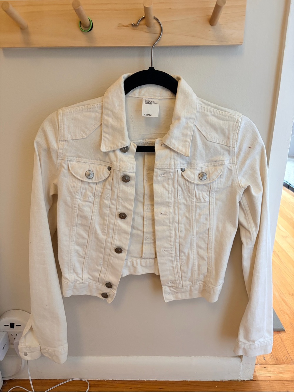 H&M White Denim Jacket in Size 0 (UK 32)